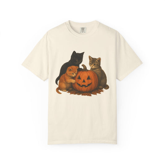 Kittens and Jack-O'-Lantern Vintage T-Shirt